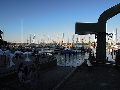 image-10653